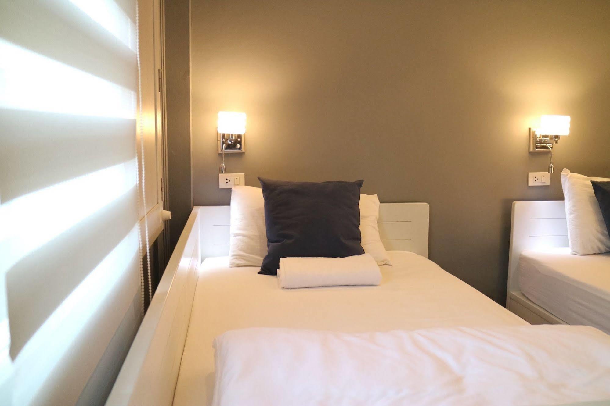 Golden Mountain Hostel Bangkok Buitenkant foto