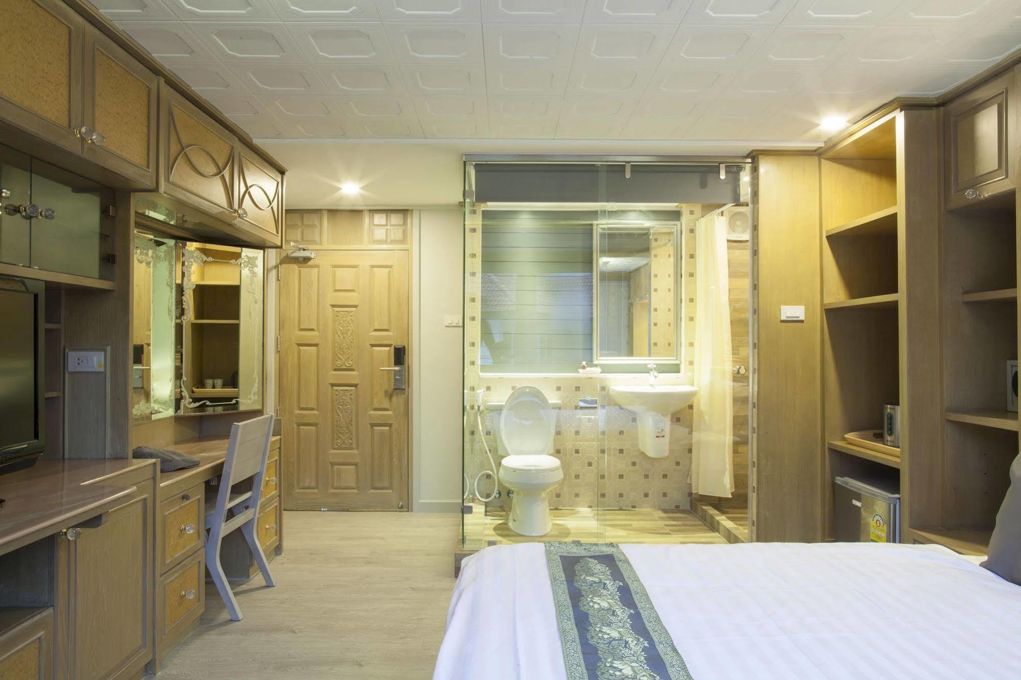 Golden Mountain Hostel Bangkok Buitenkant foto